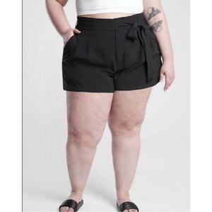 NWT! Athleta Skyline Short II. Women's Black Shorts. plus size 24